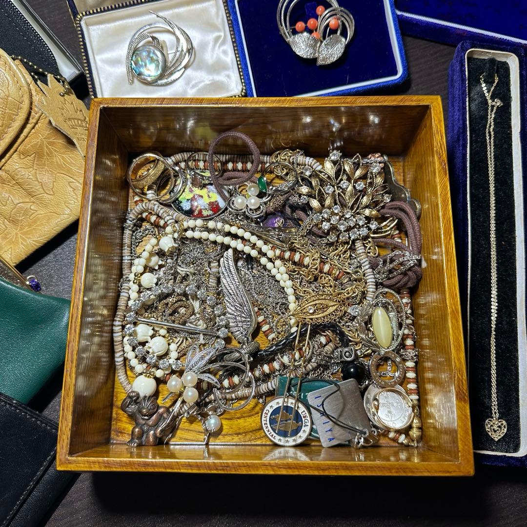 遺品整理 生前整理 アクセサリー まとめ まとめ売り 財布 ネックレス