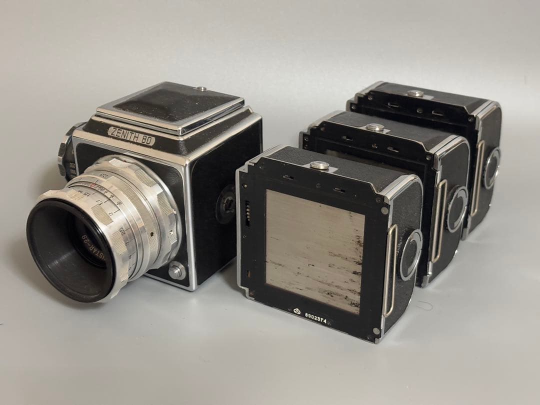 Zenith 80 80mm f/2.8 中判フィルムカメラ フィルムマガジン Zenith 80 medium format camera with Industart-29 2.8/80mm lens and