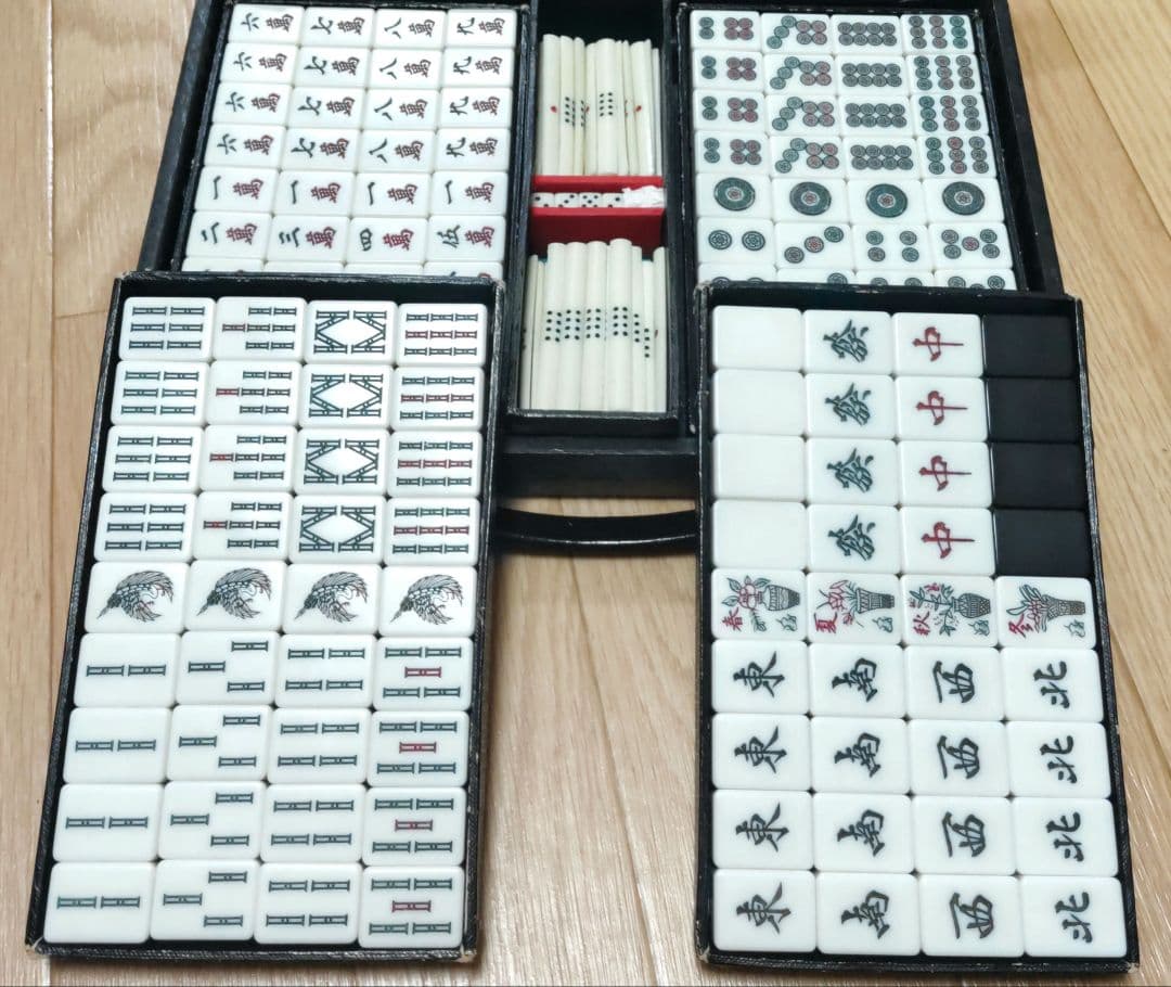 ☆背黒☆雀鬼☆（希少カラー・激レア）麻雀牌の通販はau PAY