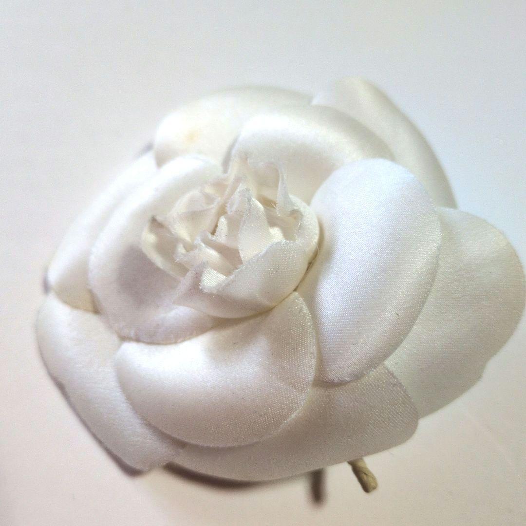 CHANEL シャネル カメリア コサージュ ホワイト 7cm ブローチ - メルカリ