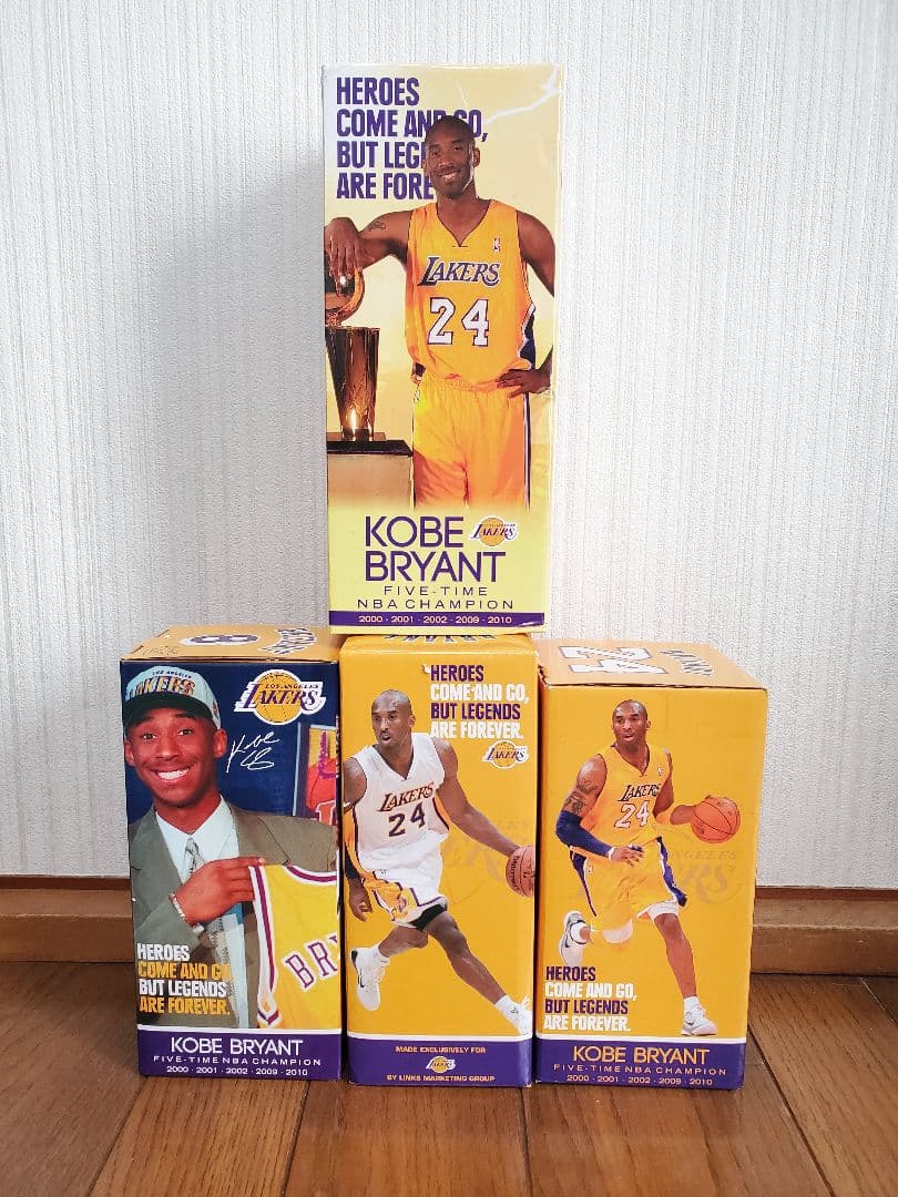 超激レア】☆コービー・ブライアント☆ボブルヘッド(3体)台座付き