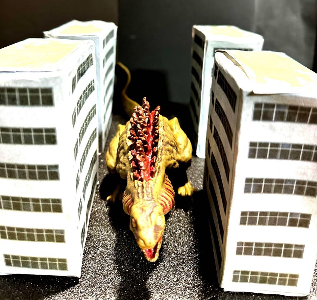 ムービーモンスター シンゴジラ形態変化重塗装3体セット、カード付き シン・ゴジラ」フィギュア発売、形態変化3体セットや熱線吐くゴジラが