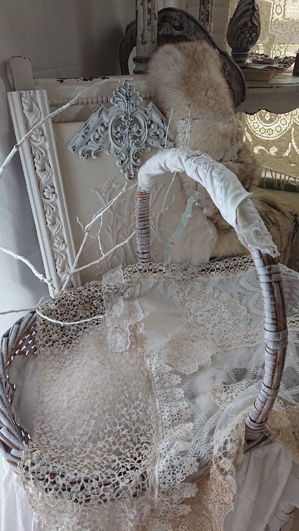 アンティークパニエ アンティークレースのカバー付き