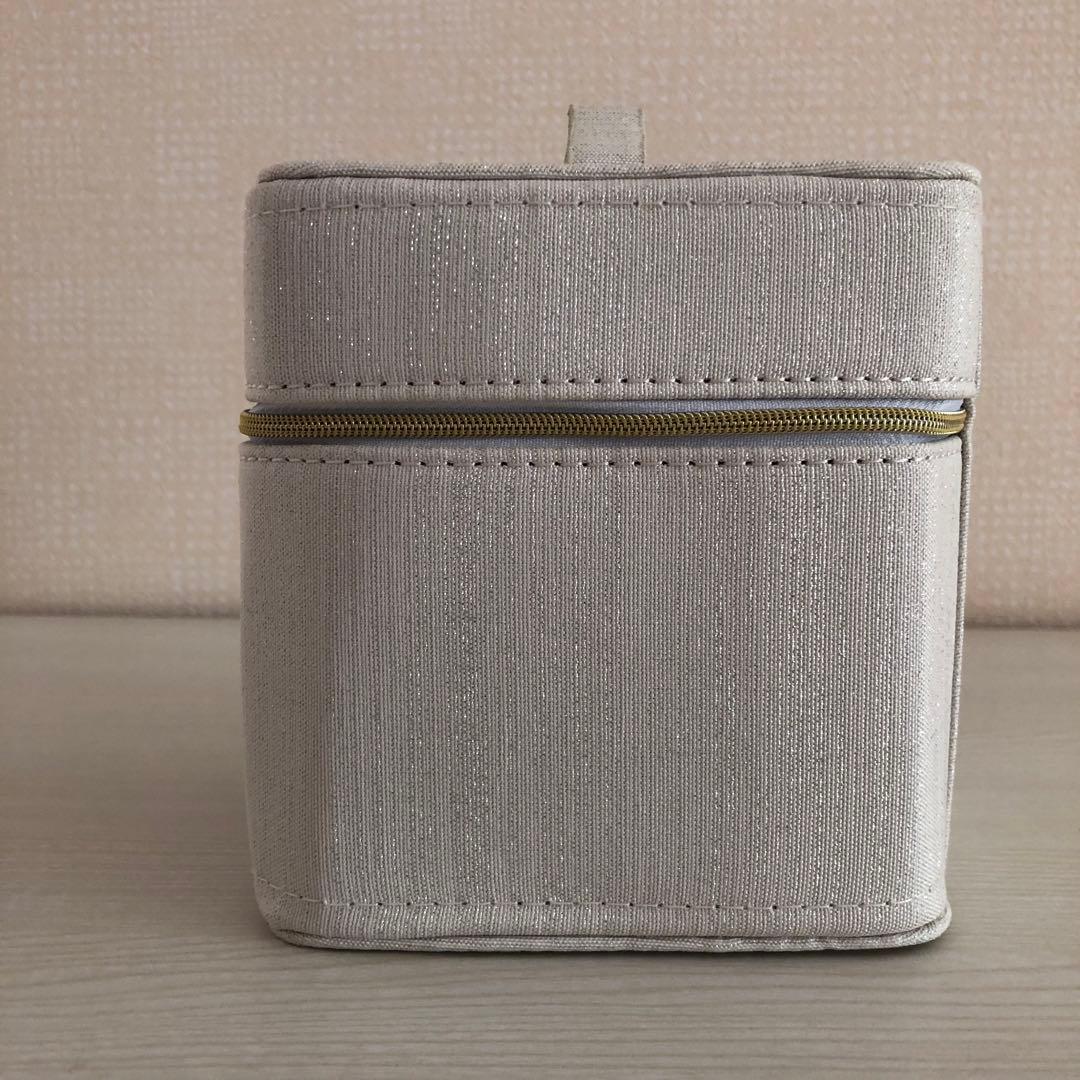 CHANEL ノベルティ バニティポーチ ツイード ラメ ホワイト - メルカリ