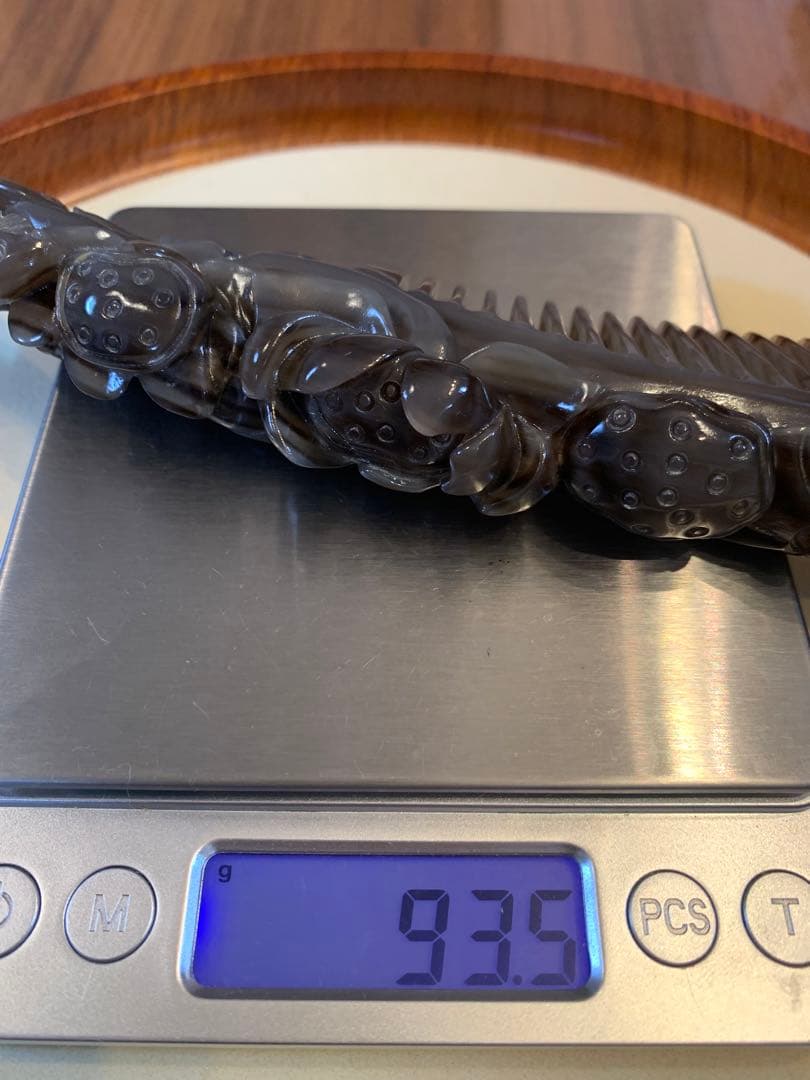 Y-148 高級 希少 極上品 天然白水牛角 手彫り 蓮と鯉 櫛 くし