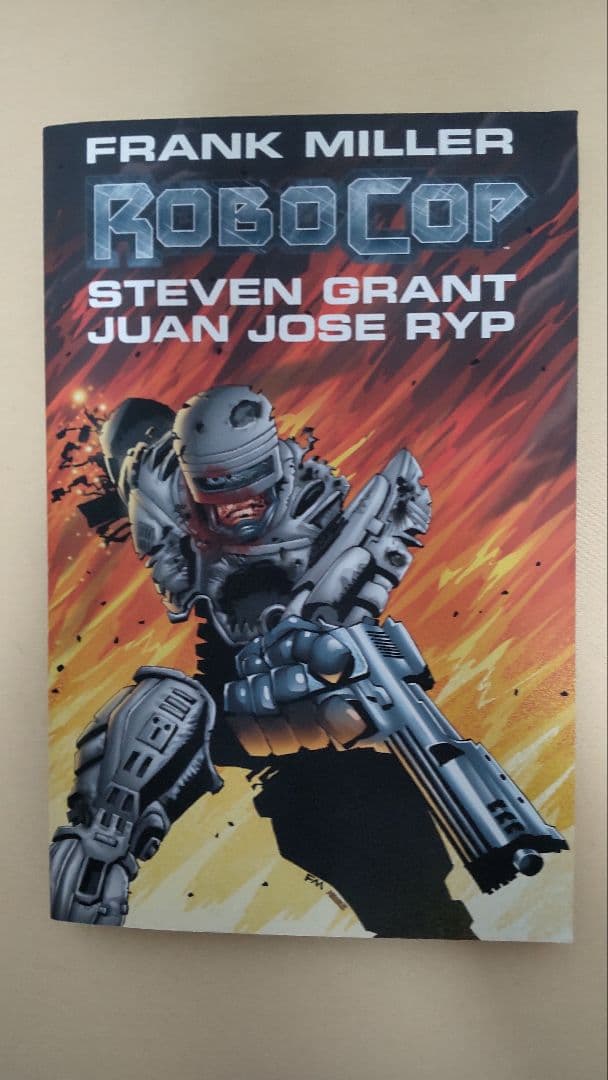 Frank Miller's Robocop 英語版 FRANK MILLER'S ROBOCOP (Hardcover Limited Edition) by MILLER