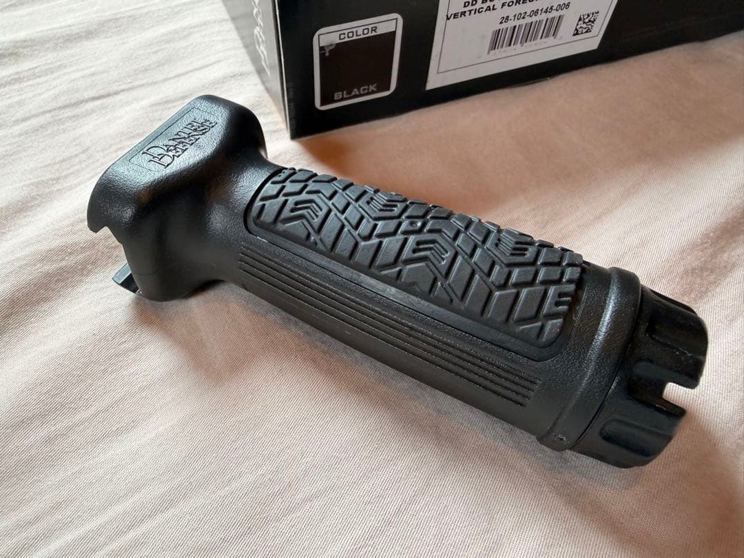 き*よ様 【実物】ダニエルディフェンス バーティカルフォアグリップ 20