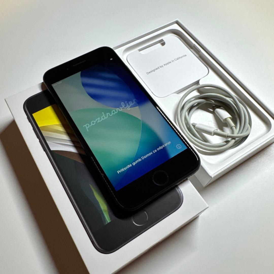 iPhone SE（第2世代）64GB ブラック SIMフリー バッテリー73%