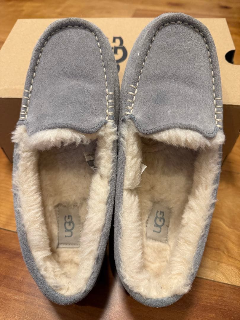 UGG グレー モカシン - メルカリ