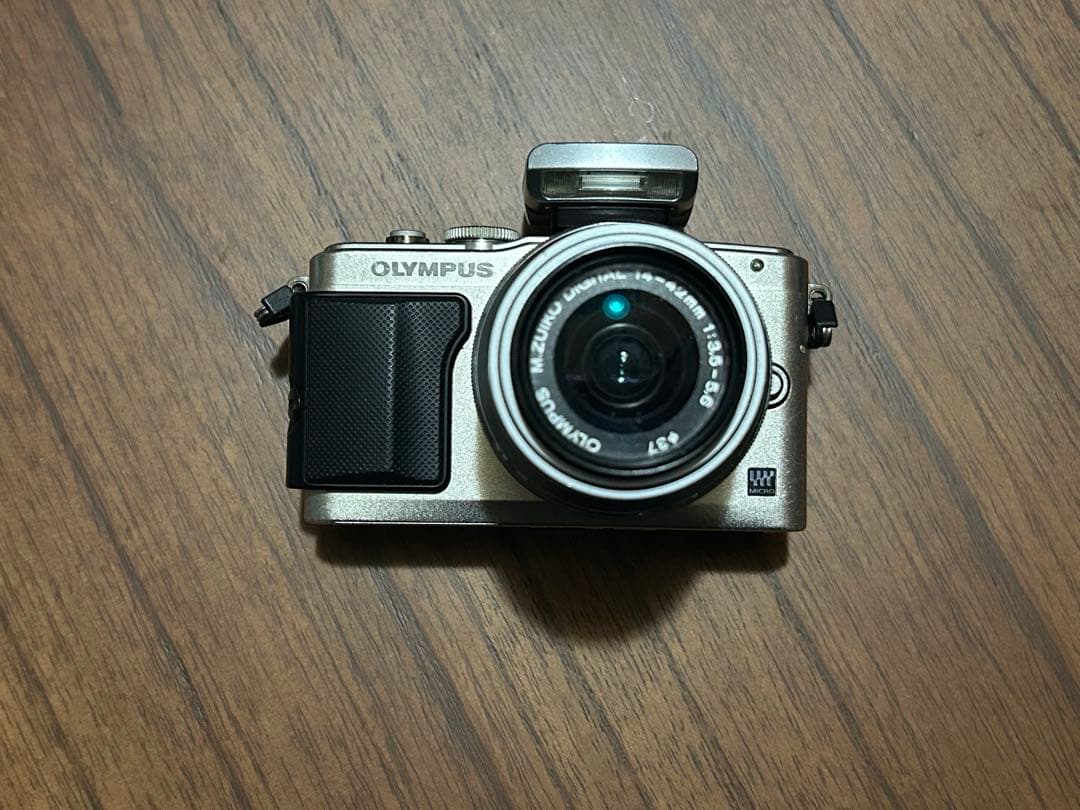 Olympus PEN E-PL6 ミラーレスカメラ オリンパス OLYMPUS PEN Lite E-PL6 ダブルズームキット 価格比較