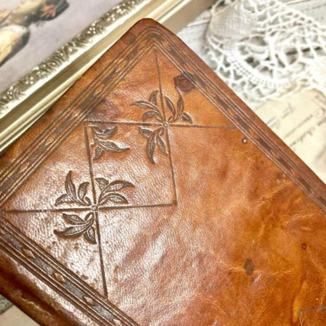 フランスアンティーク雑貨 ノートルダム革張り典礼書 ミゼル祈祷書聖書