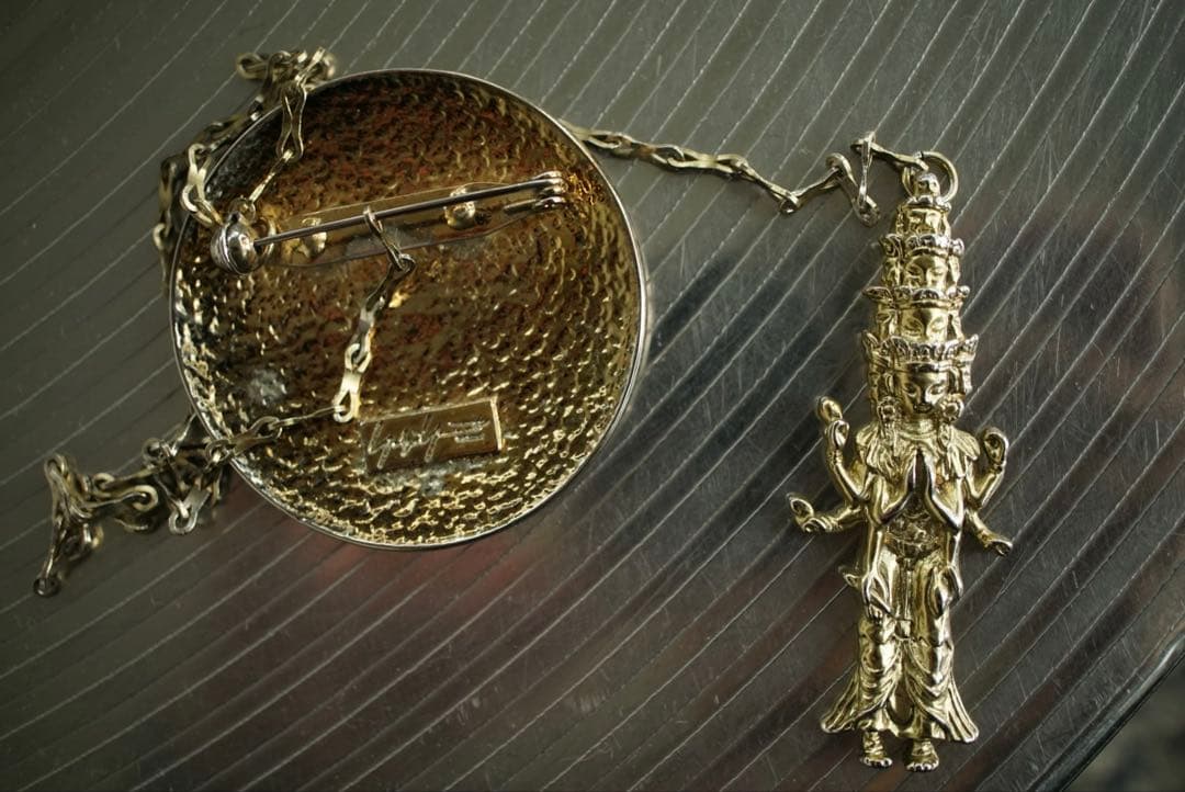 ヨウジヤマモト プールオム 千手観音 山本耀司 ブローチ ゴールド