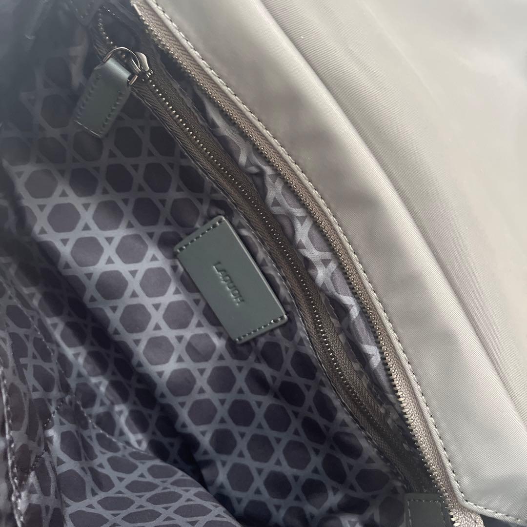 美品LAQUOH UTILITY MINIMAL クロスボディ ショルダーバッグ - メルカリ