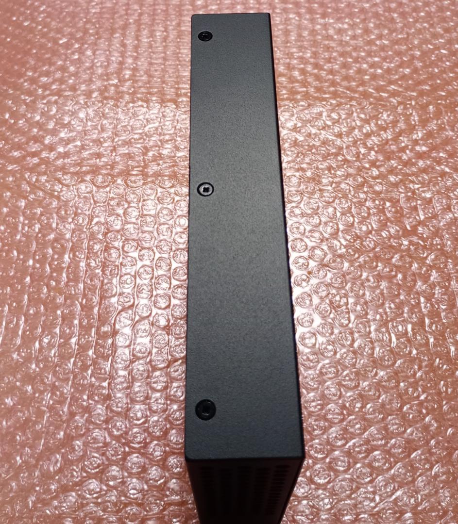 ★【美品】QNAP QSW-1105-5T 2.5Gbps スイッチングハブ