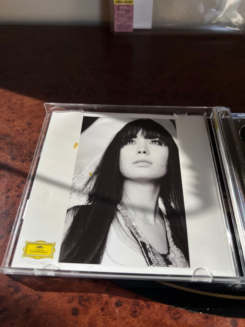 アリス＝紗良・オット『ピクチャーズ』DVD付限定盤 サイン入