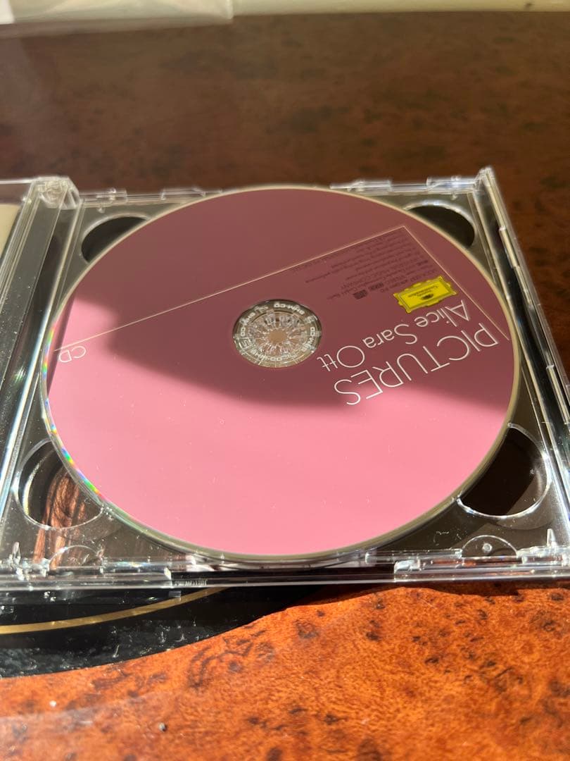 アリス＝紗良・オット『ピクチャーズ』DVD付限定盤 サイン入