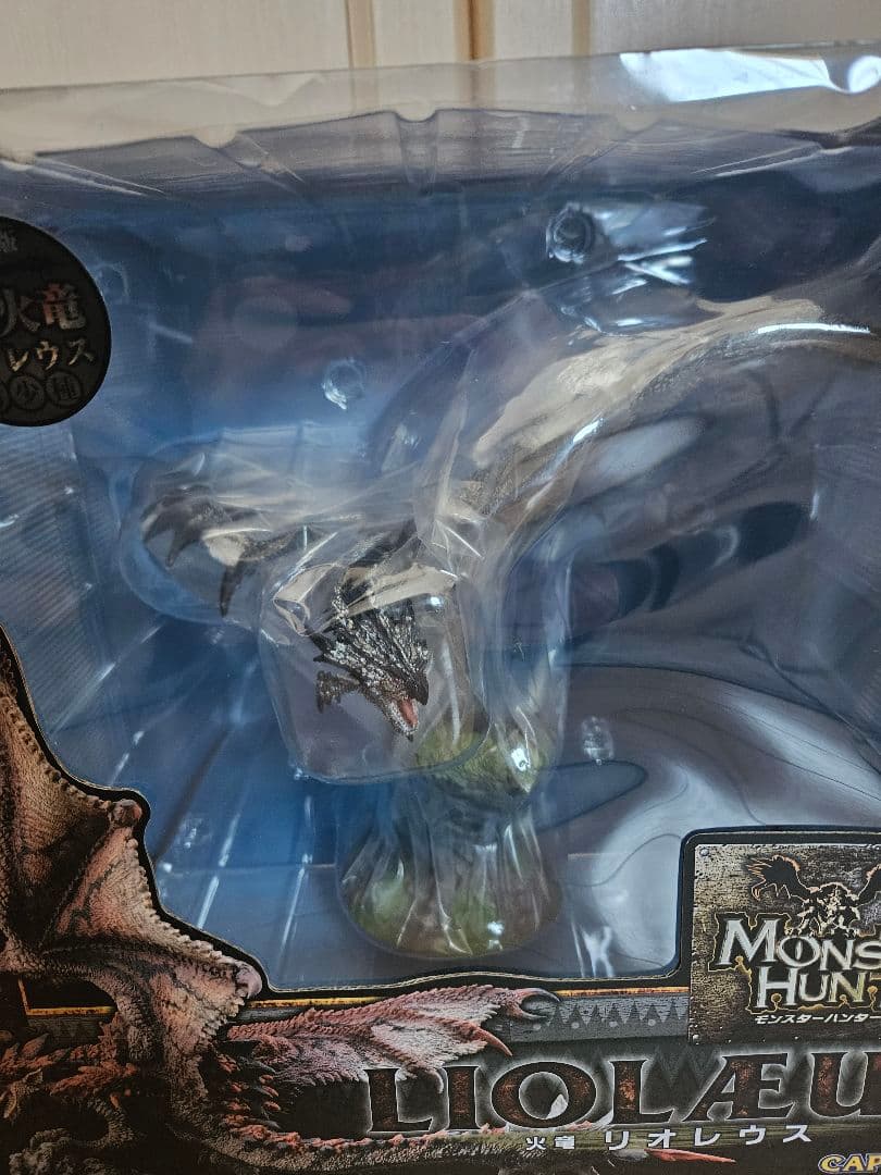 モンスターハンター　リオレウス希少種　クリエイターズモデル カプコンフィギュアビルダー クリエイターズモデル 銀火竜 リオレウス