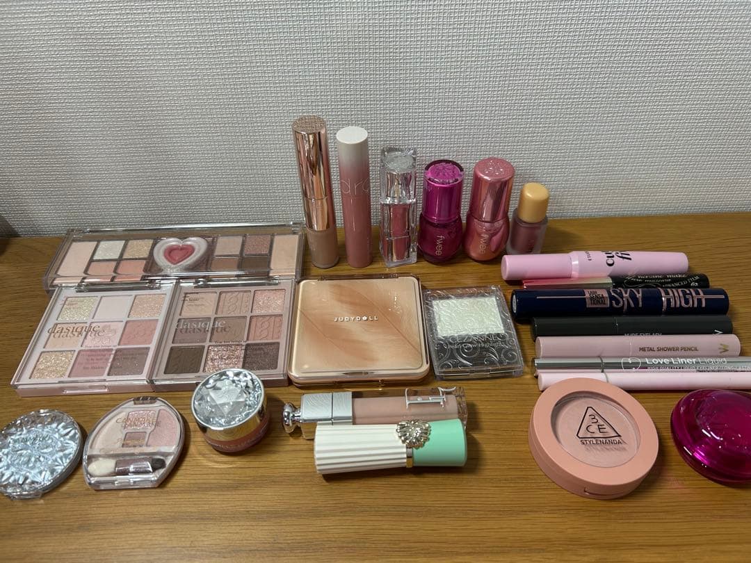 コスメ まとめ売り Dior マキシマイザー Paul & JOE リップ - メルカリ