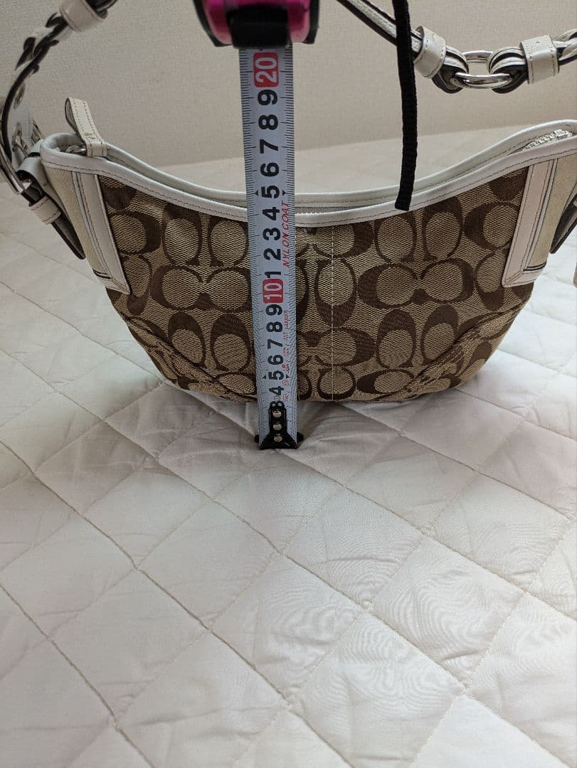 コーチcoach茶色シグネチャー模様キャンバス 半円形スモールホーボー