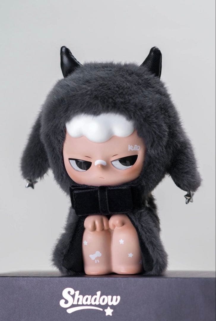POPMART KUBO Shadow ぬいぐるみペンダント - メルカリ