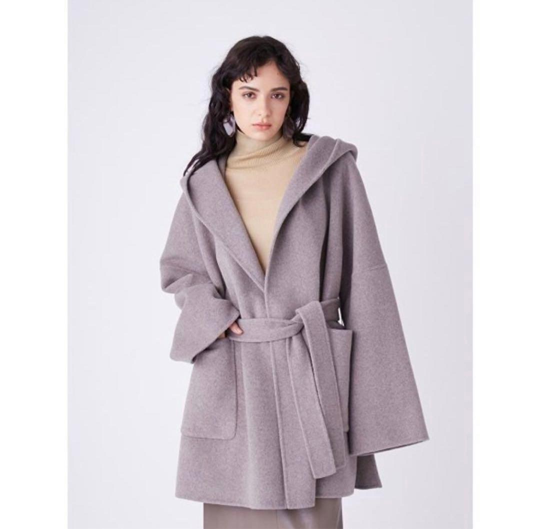 Mila owen ハーフ丈ポンチョ風リバーコート - メルカリ