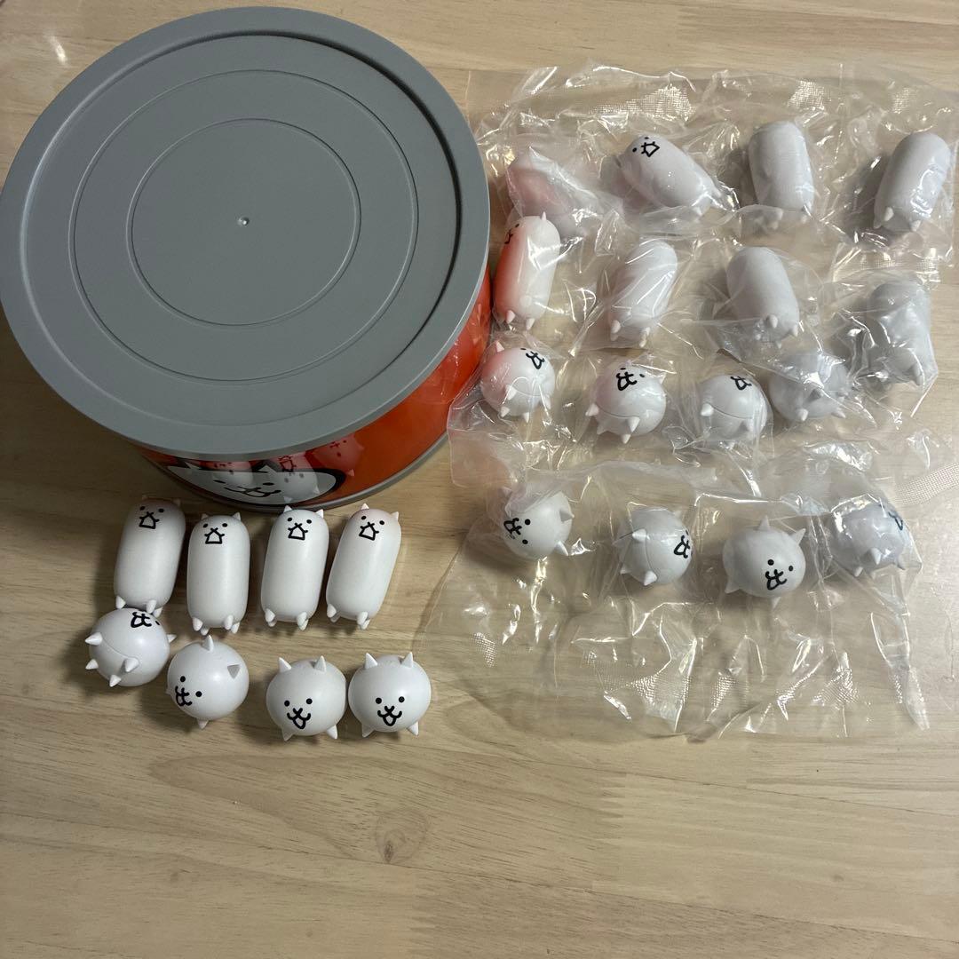 一番くじ にゃんこ大戦争 D賞 ネコ缶型ケース付きミニフィギュア24体