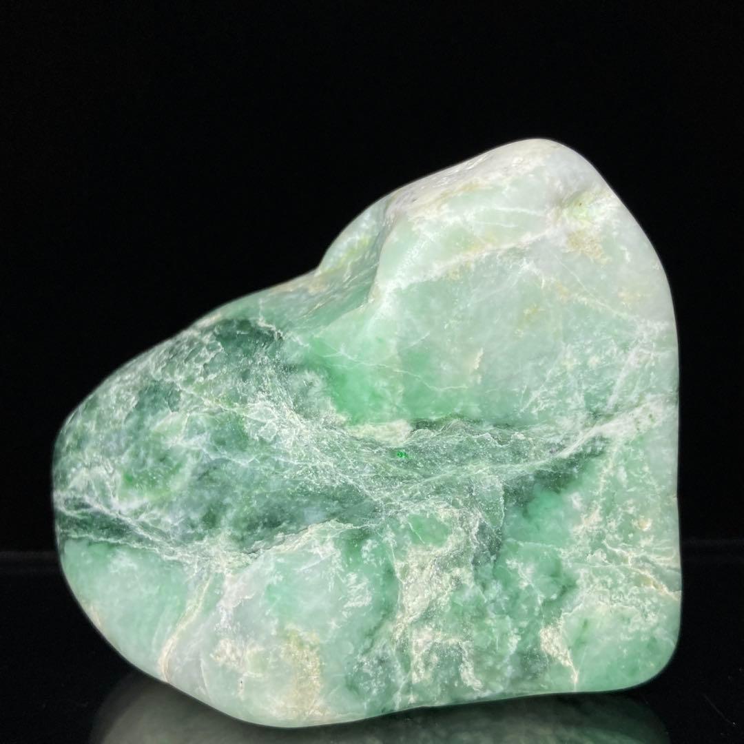 【専用品】糸魚川翡翠　翡翠　さまざまな翠　原石　160.2ｇ