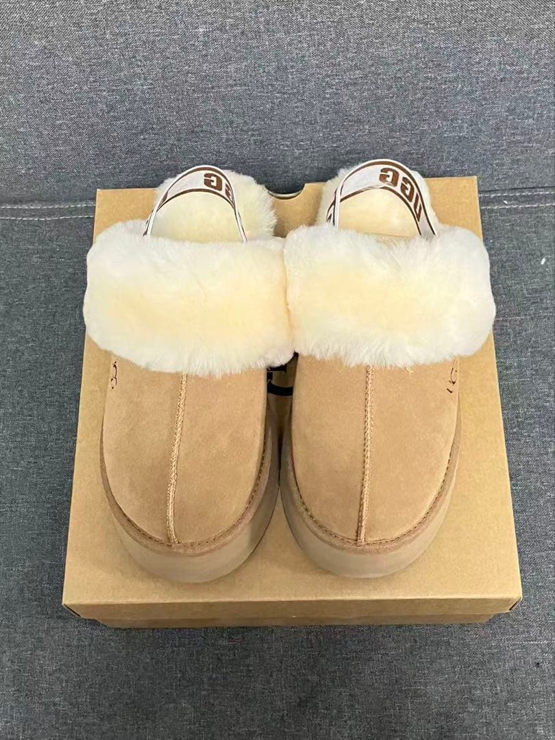 UGG ムートンブーツ ベージュ プラットフォームスリッパ 24.5cm