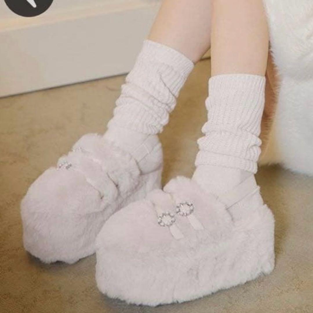 ミシェルマカロン ミシェマカ 厚底ファーミュール michellMacaron ミシェルマカロン 厚底ファーミュール ホワイト - メルカリ