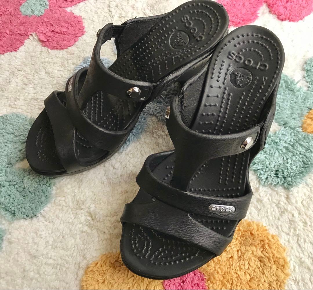 新品未使用 CROCSクロックス cyprus v レディース ヒールサンダル