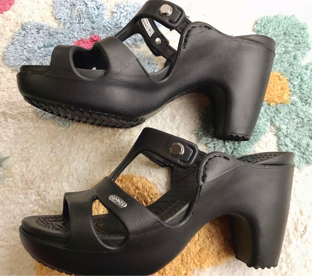 新品未使用 CROCSクロックス cyprus v レディース ヒールサンダル