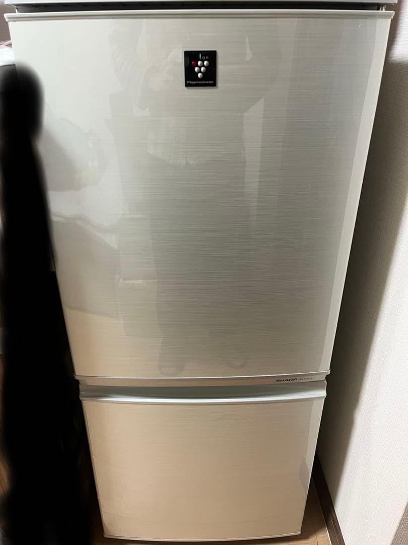 冷蔵庫　137L SHARP SJ-PD14T-N シャープ SJ-PD14T-N [ゴールド] 価格比較 - 価格.com