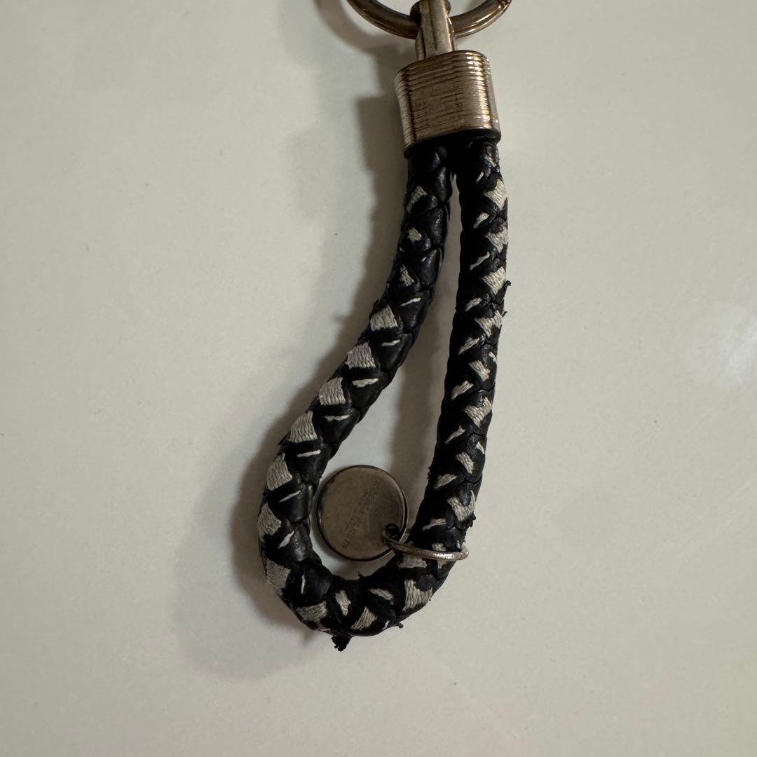 BOTTEGA VENETA 編み込みレザーキーホルダー - メルカリ