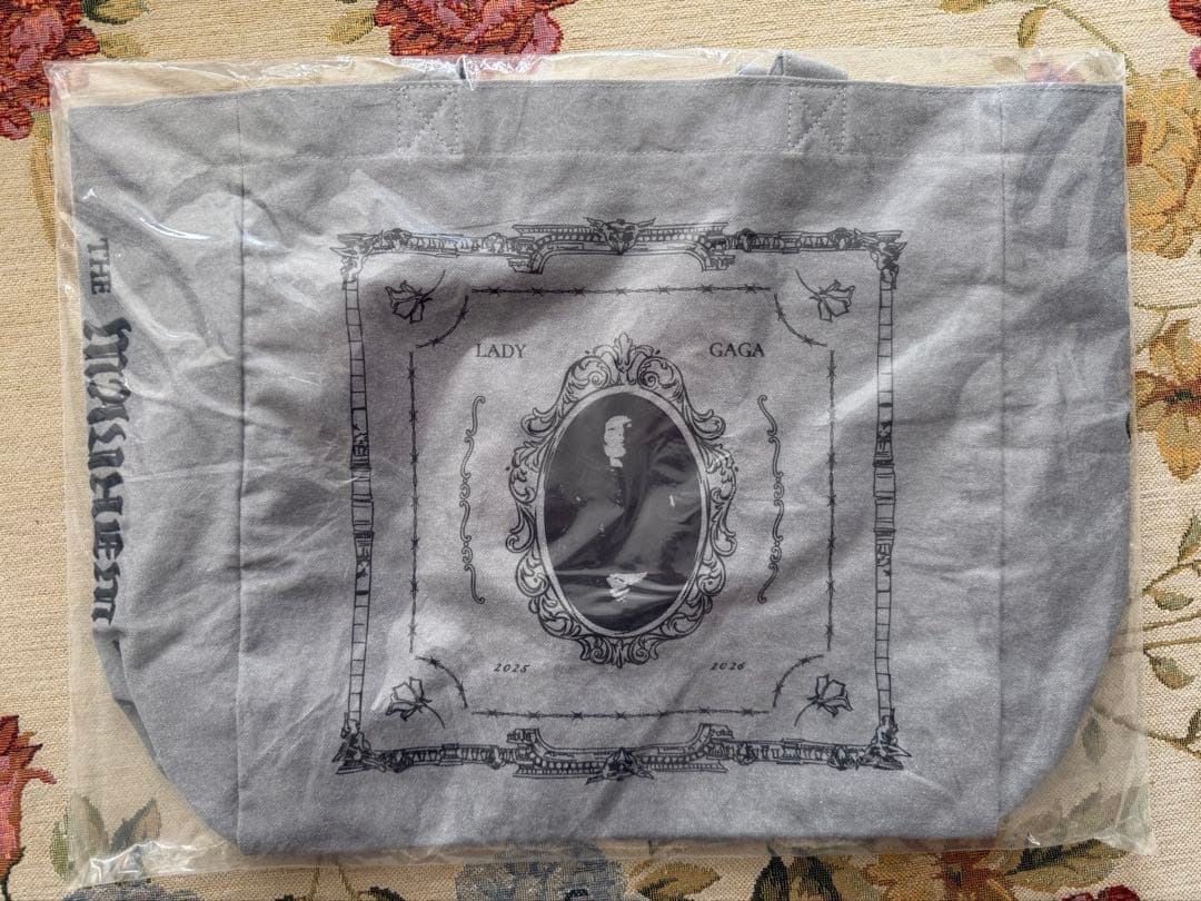 ぽ*こ様 レディー・ガガ LadyGaga OPERA Mayhemトートバッグ - メルカリ