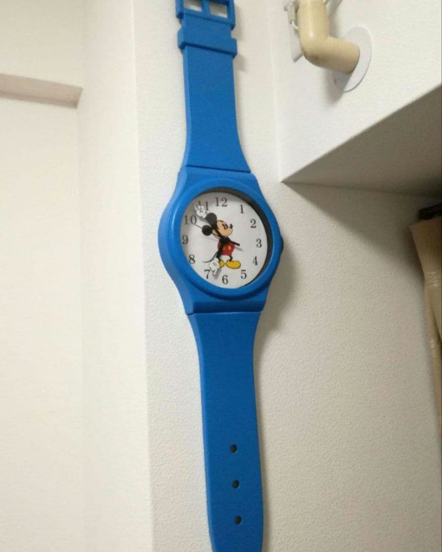 連休最終日セール】トイストーリー アンディ部屋の壁掛け時計 - メルカリ