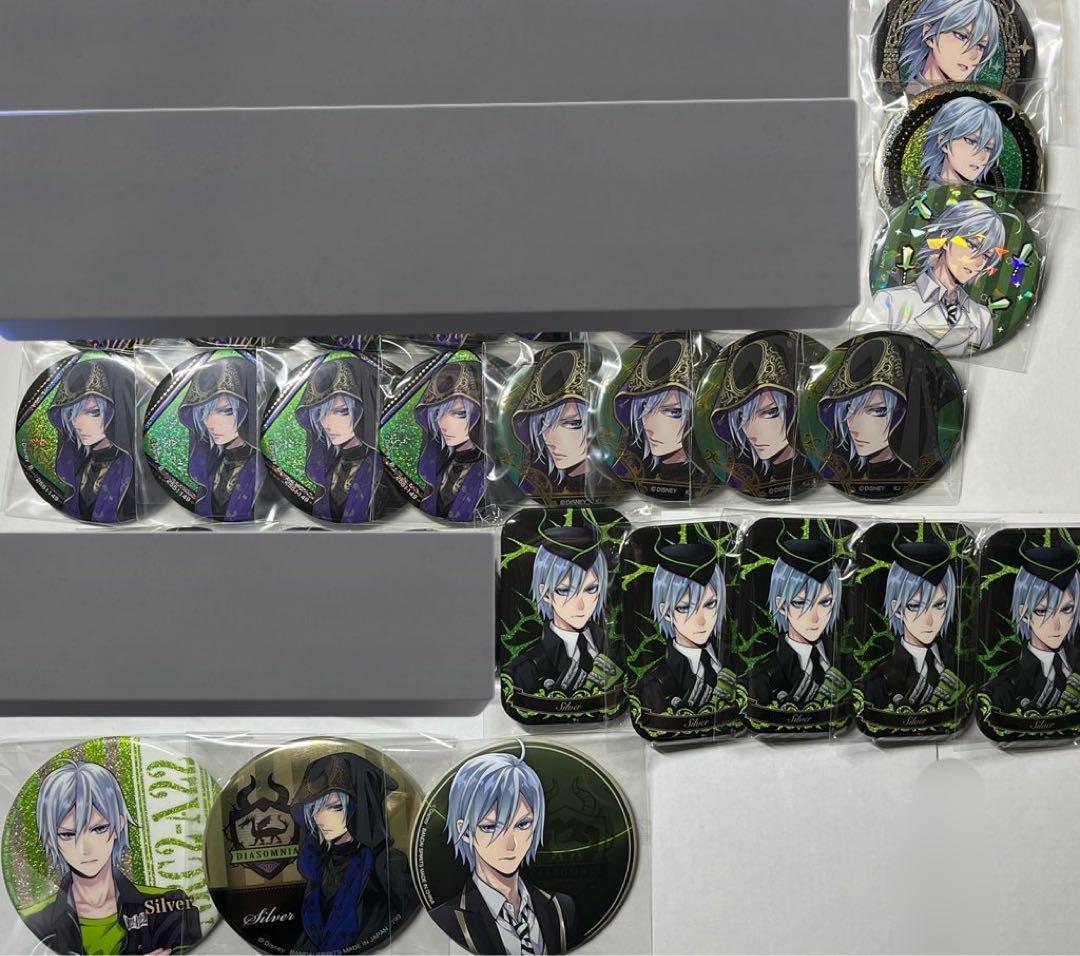 ツイステ シルバー 缶バッジ スクエア缶バッジ 23個まとめ売り - メルカリ