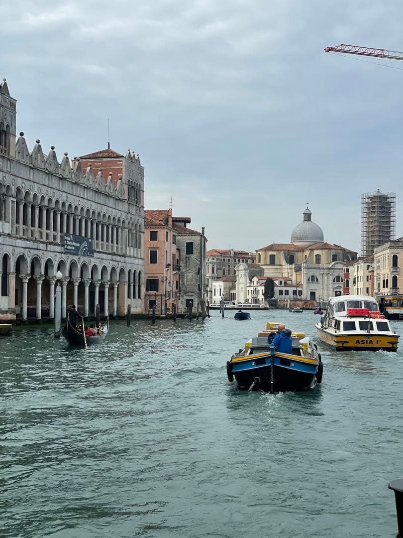 ベネツィアの海に浮かぶゴンドラ」イタリア現地特別限定品 - メルカリ