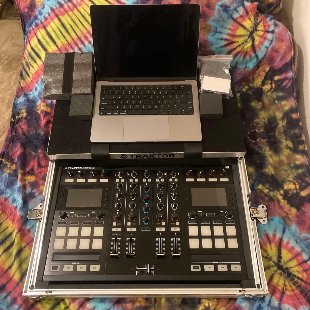 Traktor s5 DJコントローラー　専用ケース付き TRAKTOR KONTROL S4、S4MK2、S4MK3、S5専用のオフィシャルフライト