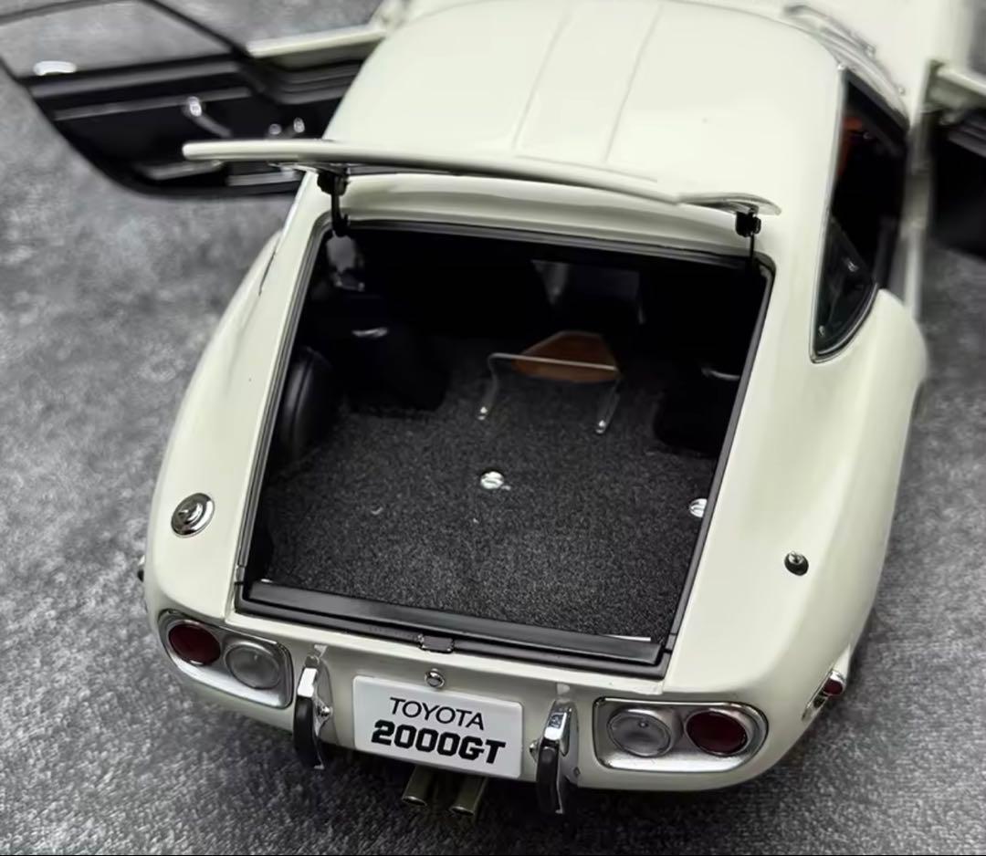 オートアート 1/18ダイカストトヨタ 2000GT ￼ミニカー - メルカリ