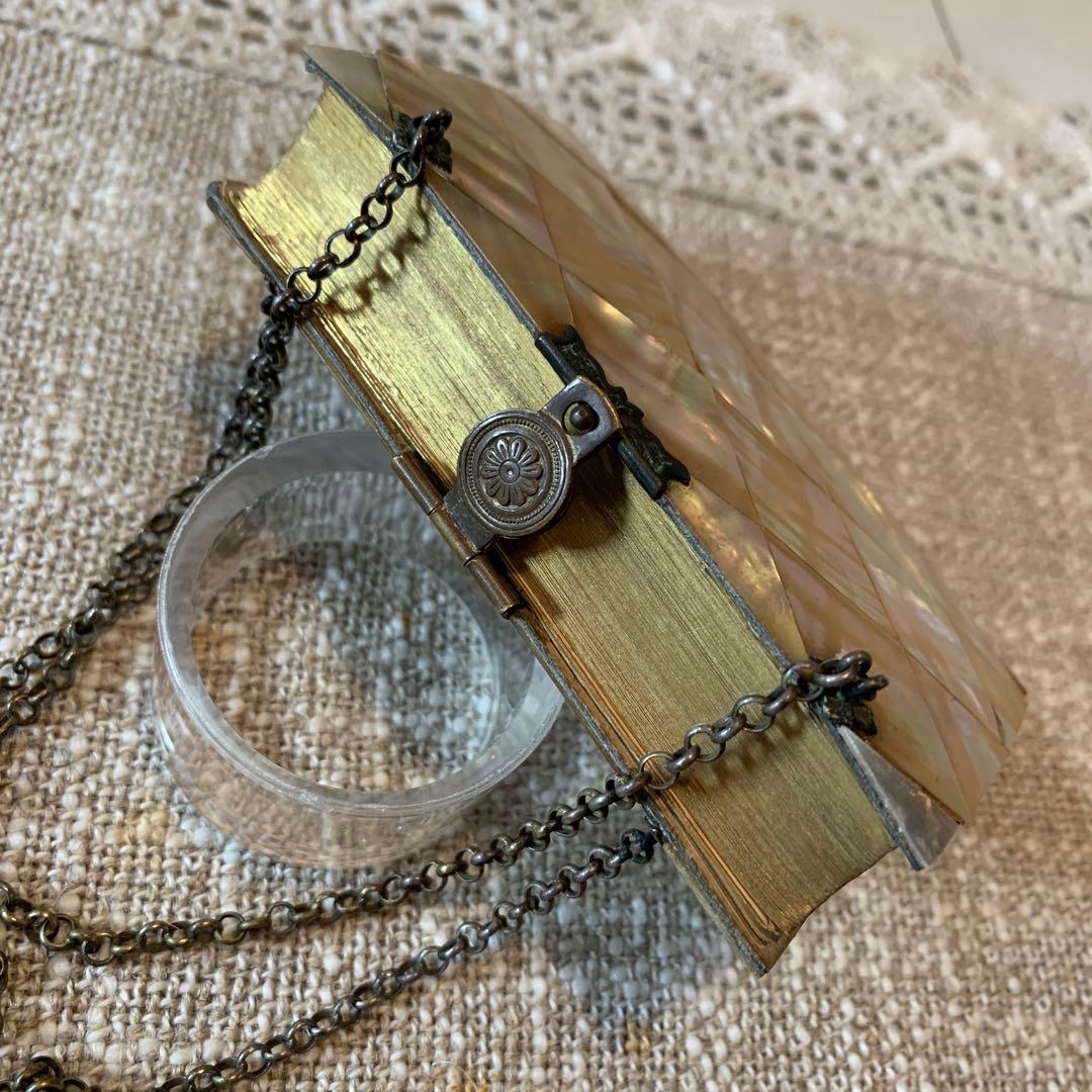 フランス製 アンティーク レアな鞄型の手で持つ聖書！周りが貝細工で