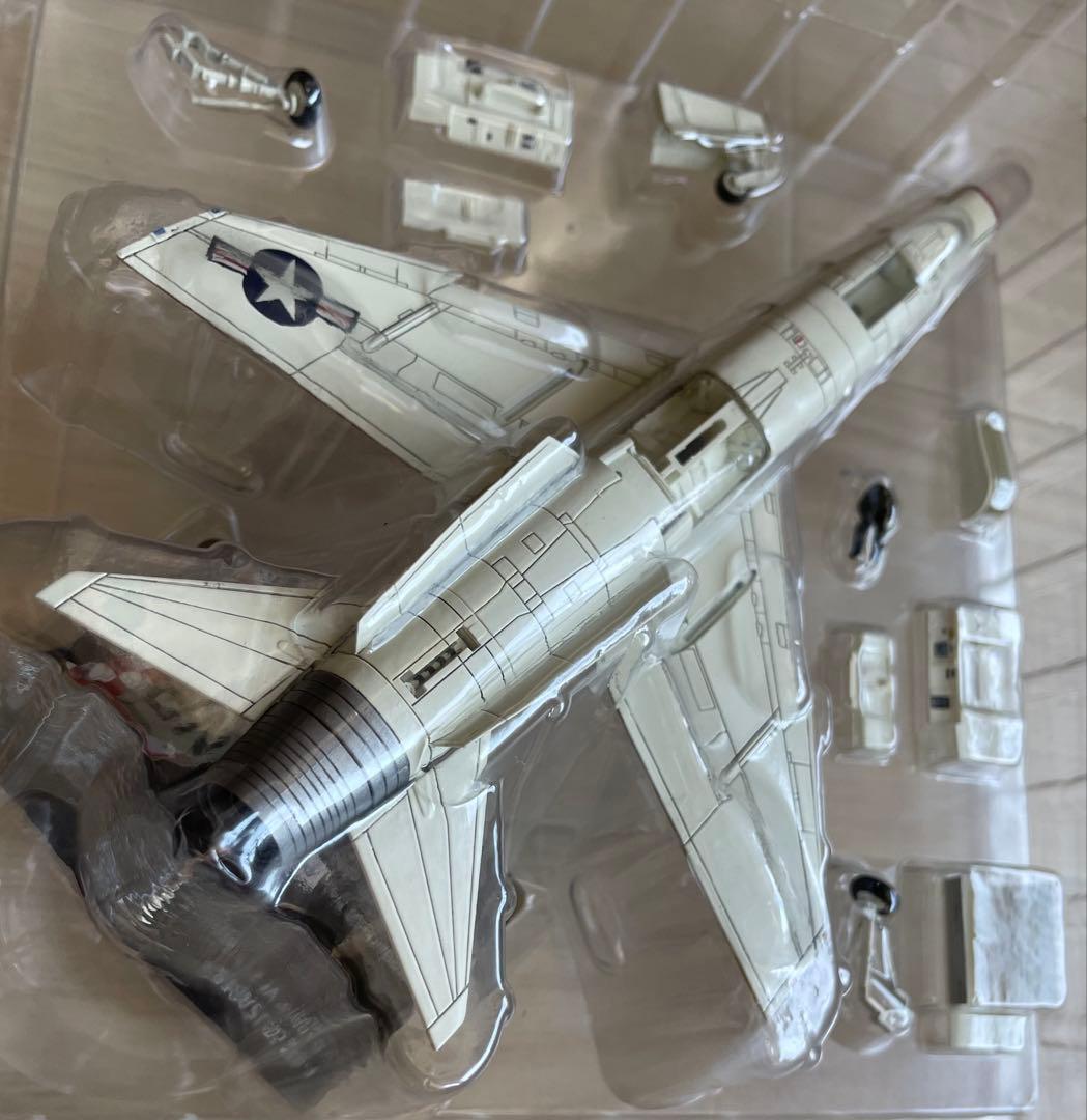 絶版希少新品 センチュリーウイングス/ 1/72 米海軍 F-8E