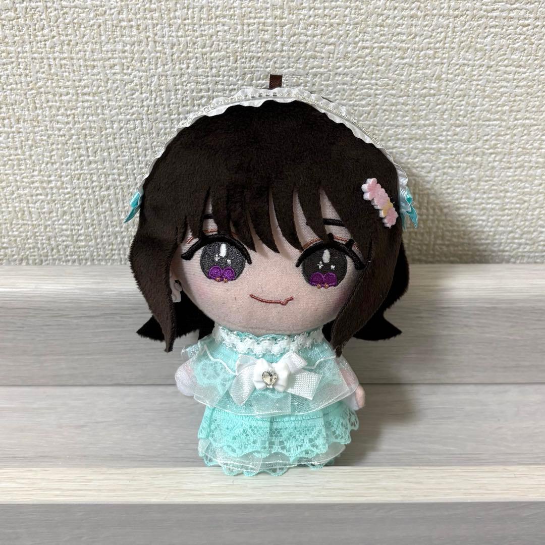 ノイミー エメラルドグリーン衣装 ぬいぐるみ - メルカリ