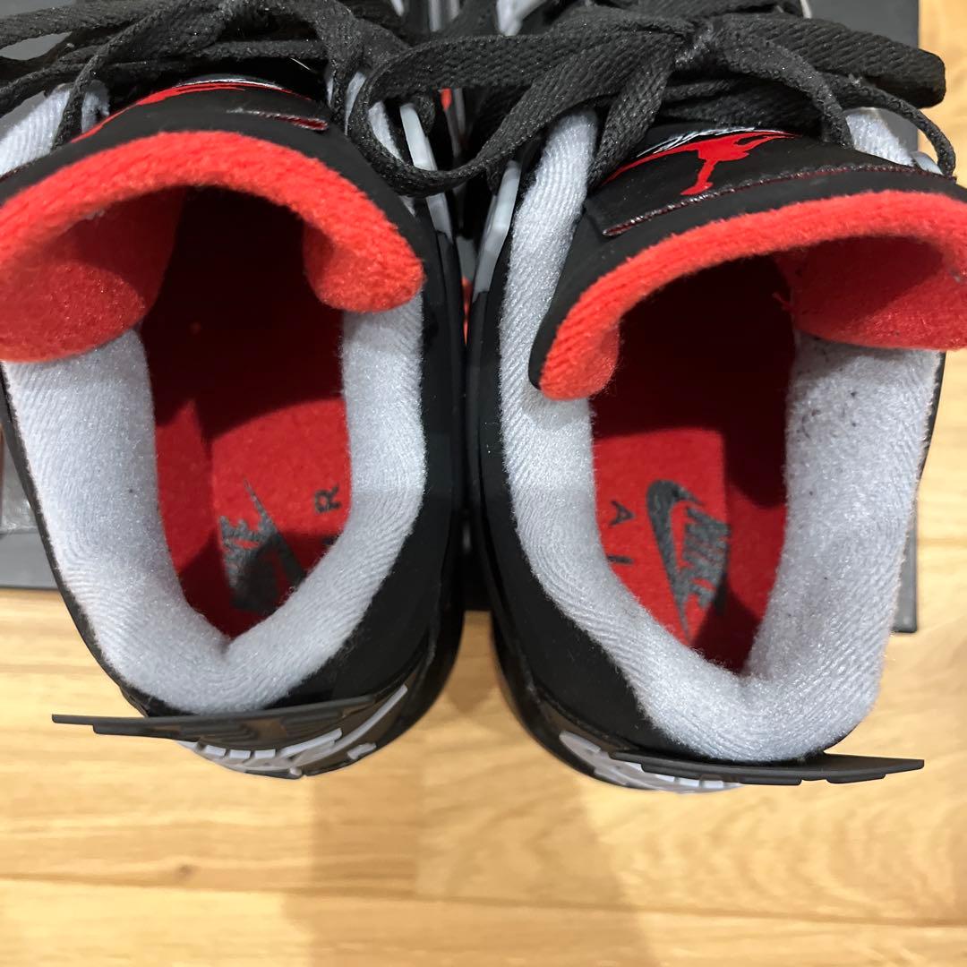 シューズ(男性用) Nike Air Jordan 4 Retro \"Bred\" (2019)