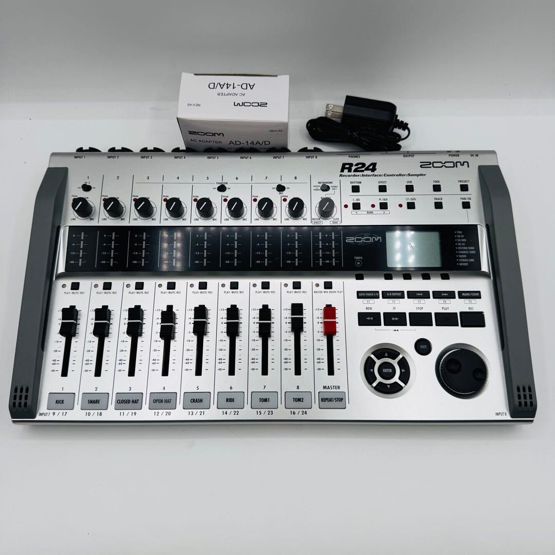 Zoom R24 レコーダー・インターフェース アダプターつき