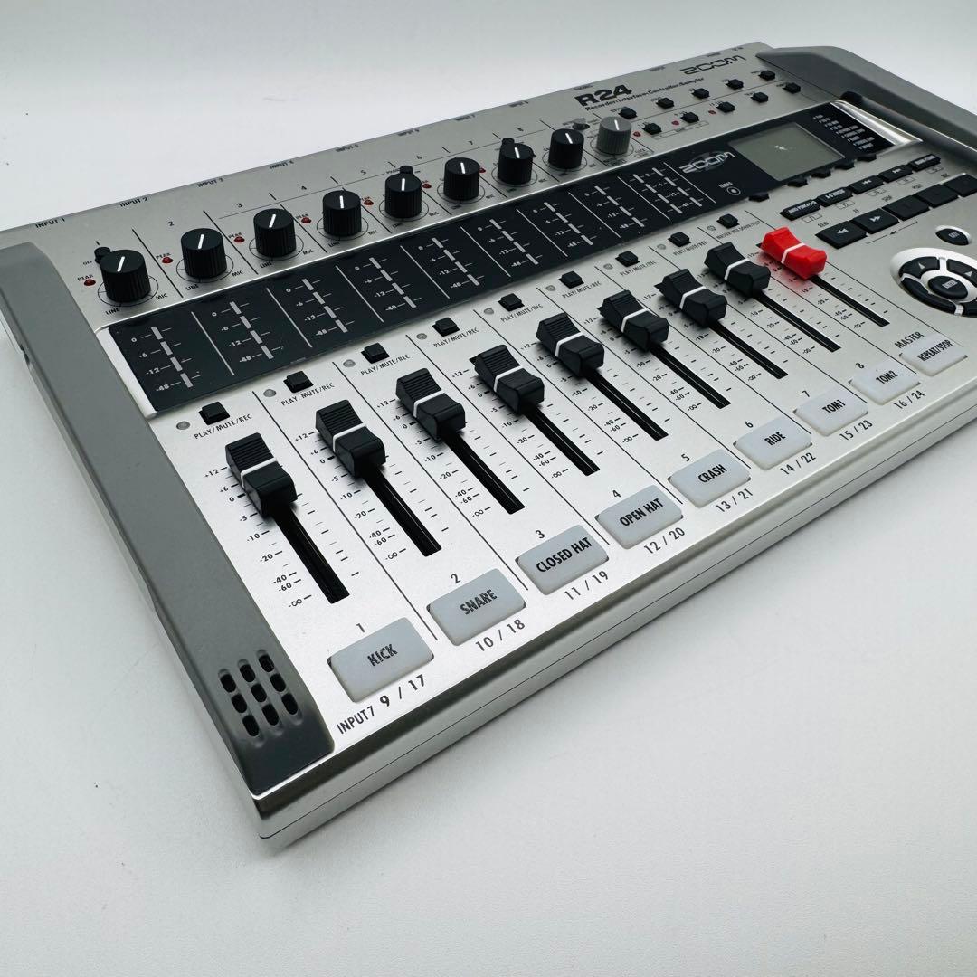 Zoom R24 レコーダー・インターフェース アダプターつき