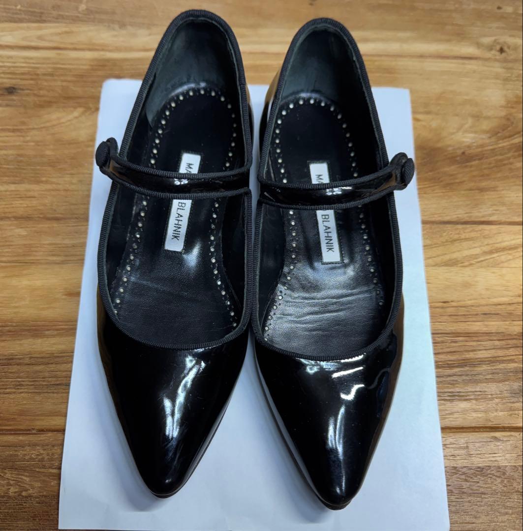 マノロブラニク エナメル フラットシューズ メリージェーン - メルカリ