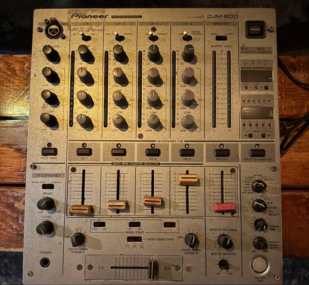 ジャンク品Pioneer DJM-600 DJミキサー Pioneer DJM-600 Silver Professional DJ Mixer 4-Channel 4ch DJM600