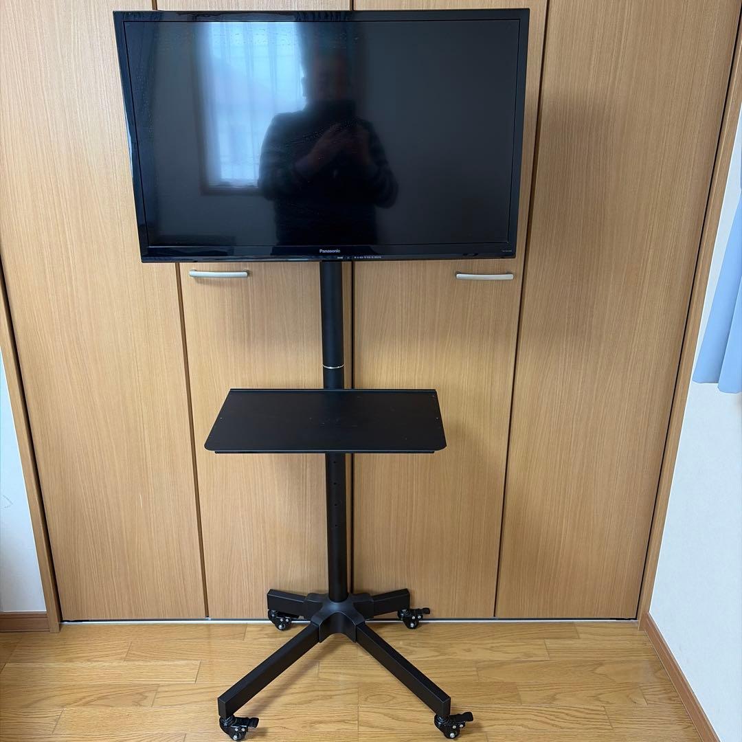 パナソニック 液晶テレビ TH-32A300、キャスター移動式スタンド付き 概要 地上・BS・110度CSデジタルハイビジョン液晶テレビ TH