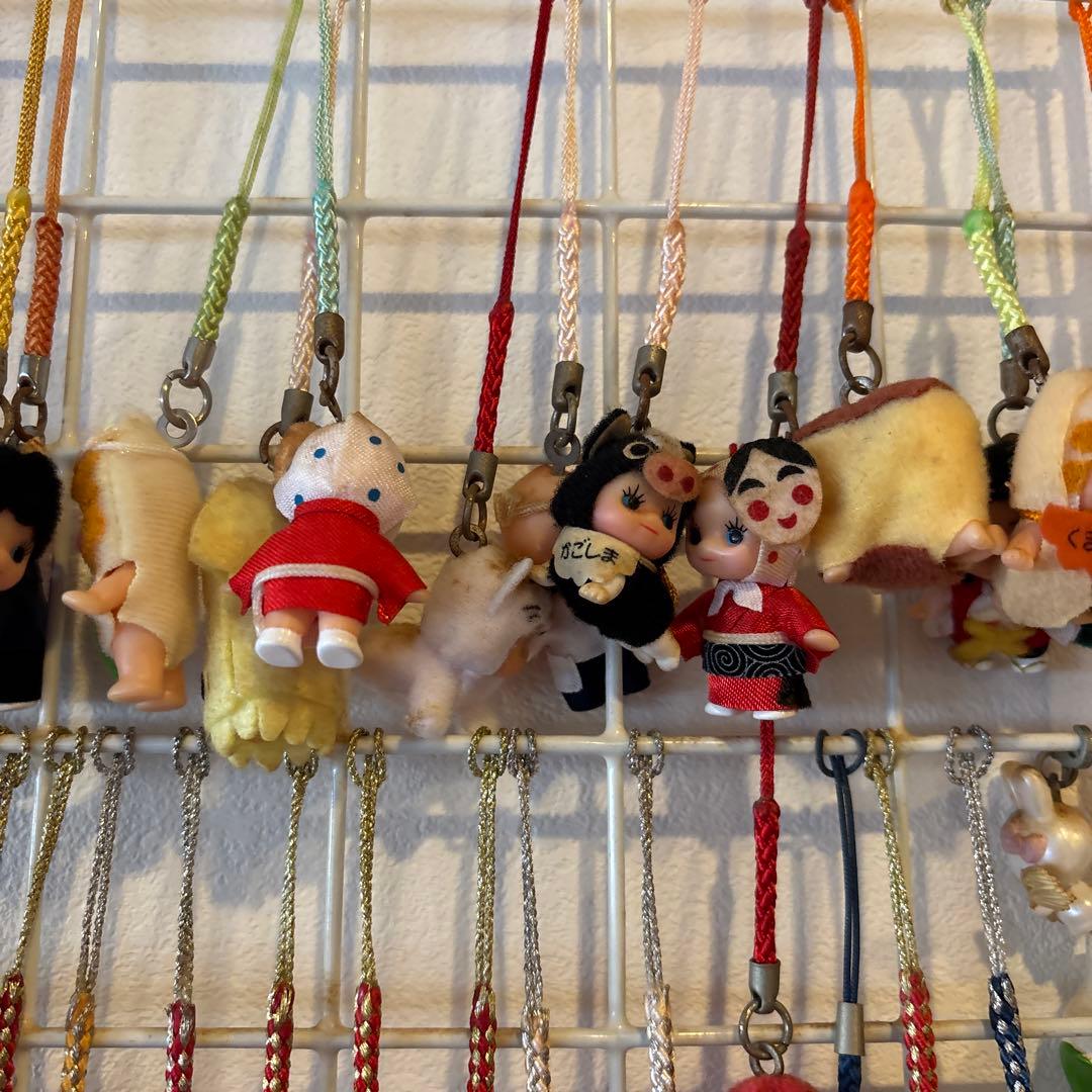 キューピーとキティのストラップ 九州メインのキャラクター ご当地