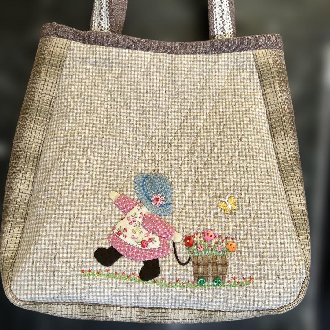 ハンドメイドパッチワークバッグ スーちゃん - メルカリ